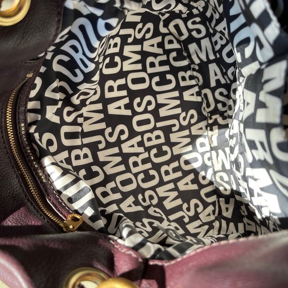 Marc Jacobs Plum - Picture 2 of 3